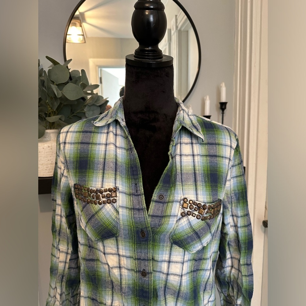 Abercrombie & Fitch studded pocket flannel button up shirt